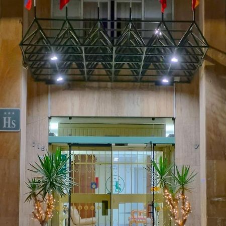Hostal Solari Трухільйо Екстер'єр фото
