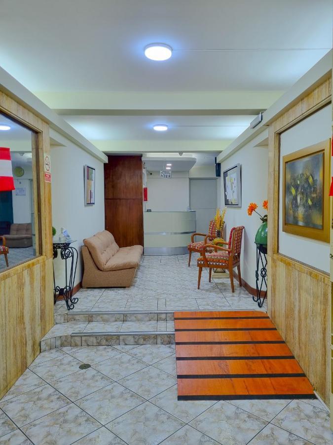 Hostal Solari Трухільйо Екстер'єр фото