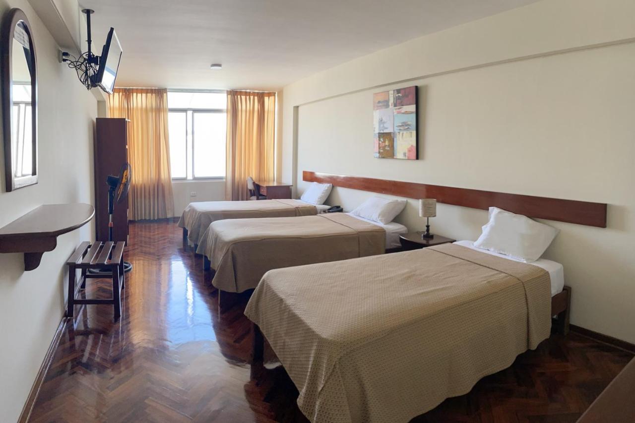 Hostal Solari Трухільйо Екстер'єр фото