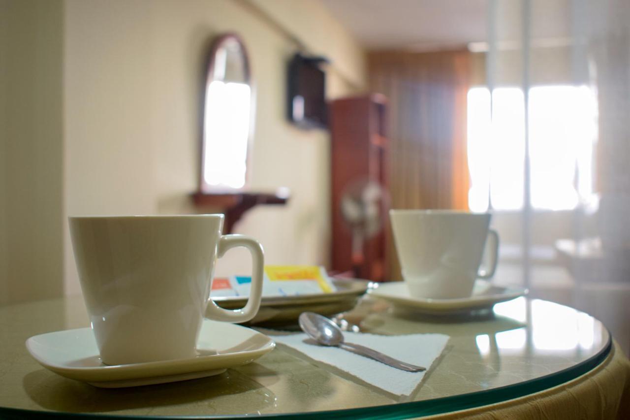 Hostal Solari Трухільйо Екстер'єр фото