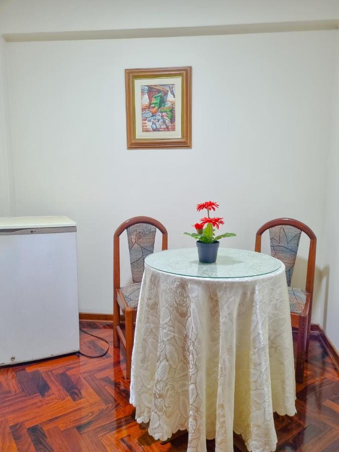 Hostal Solari Трухільйо Екстер'єр фото