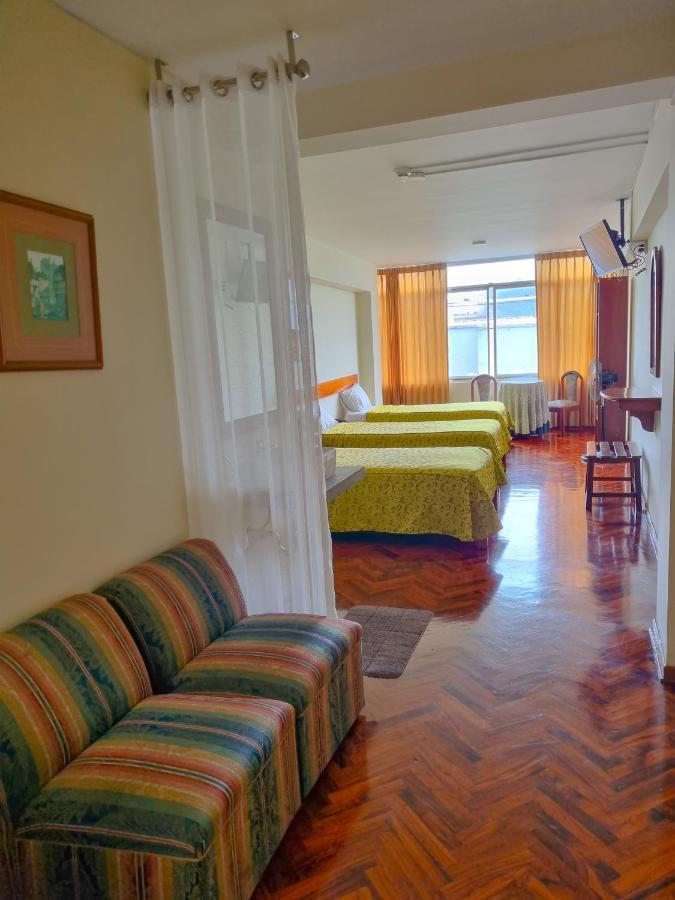 Hostal Solari Трухільйо Екстер'єр фото