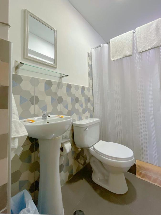 Hostal Solari Трухільйо Екстер'єр фото