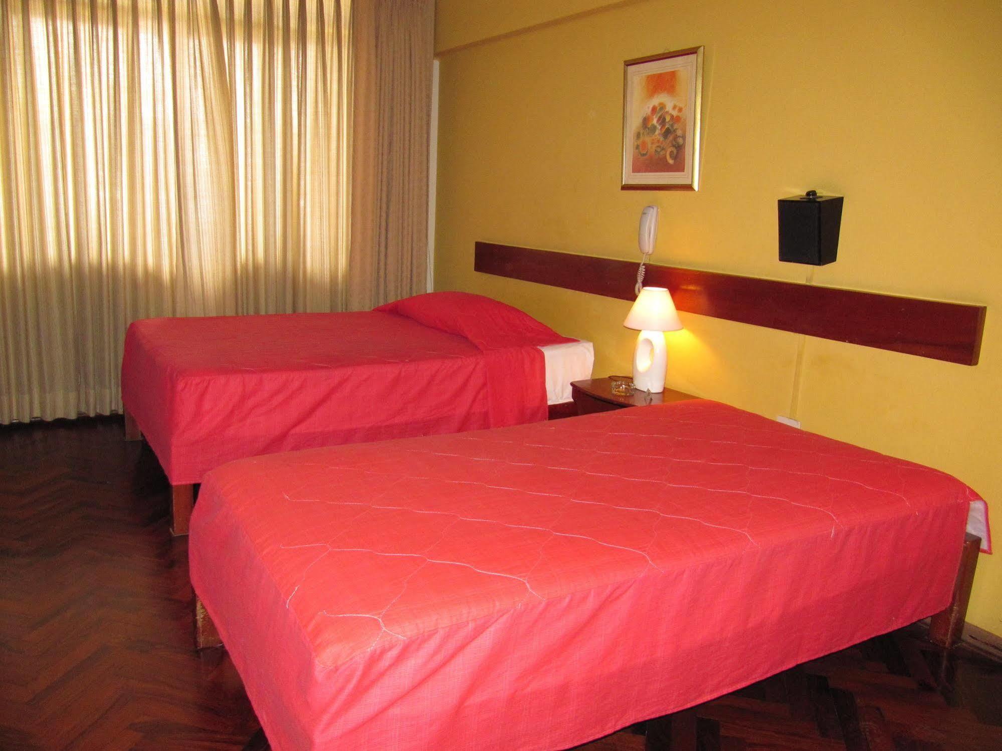 Hostal Solari Трухільйо Екстер'єр фото